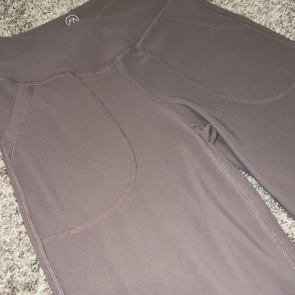 NWT Move Theology Tulip WB Ribbed Wide Leg Crop Size Small - Picture 2 of 6